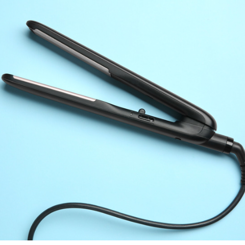Flat Iron Materials 101: How to Choose the Right Material for Your Hair
